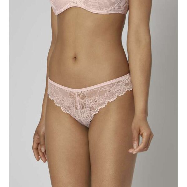 Triumph "Tempting Lace Brazilian string"